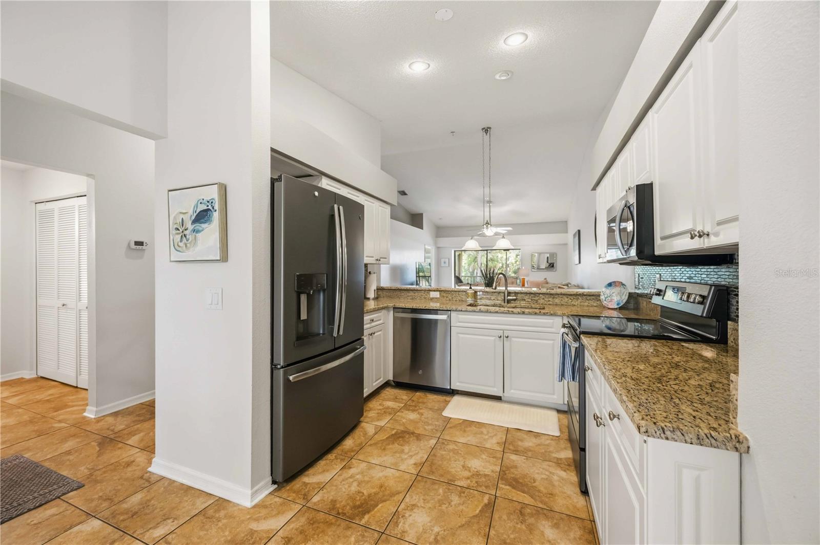 Image 18 of 68 For 8951 Veranda Way 623