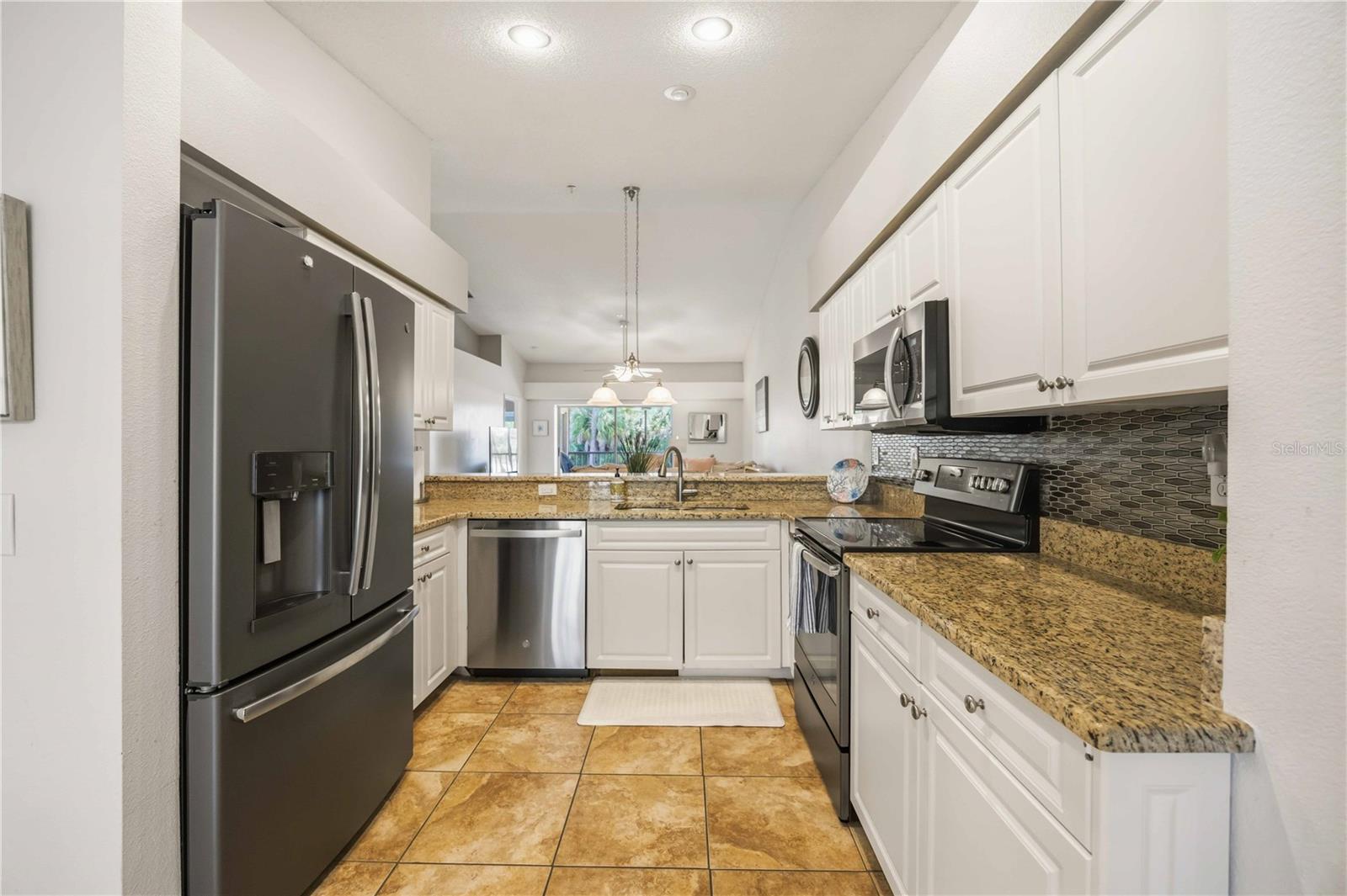 Image 19 of 68 For 8951 Veranda Way 623