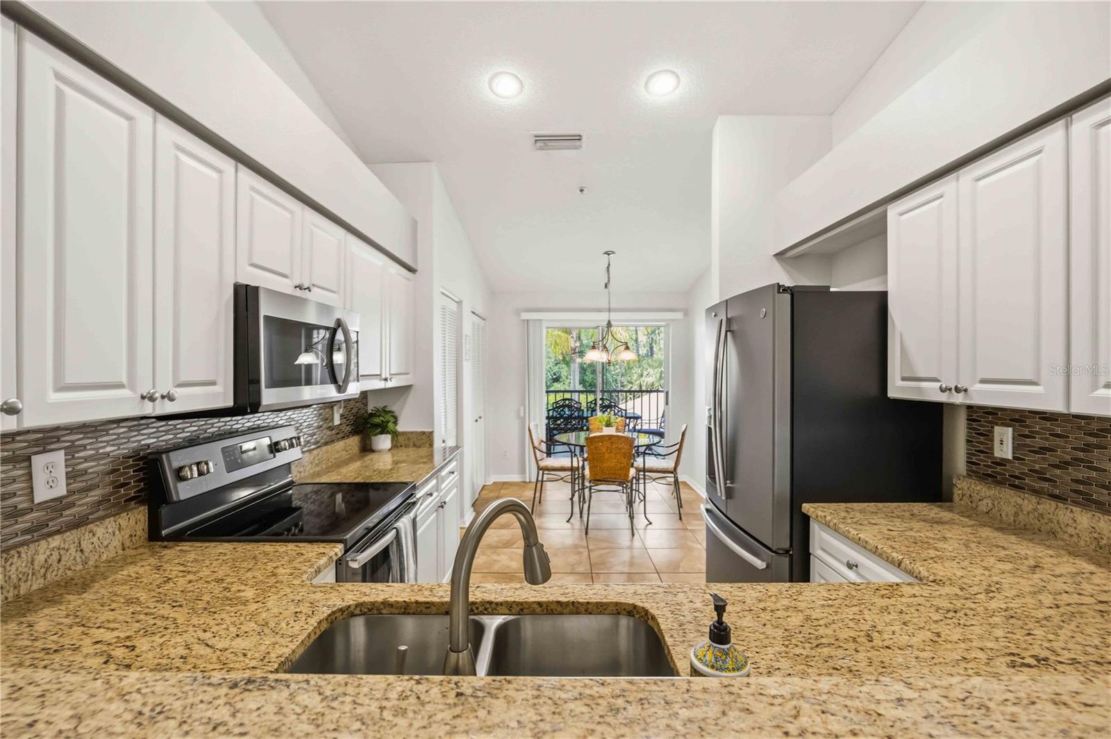 Image 22 of 68 For 8951 Veranda Way 623