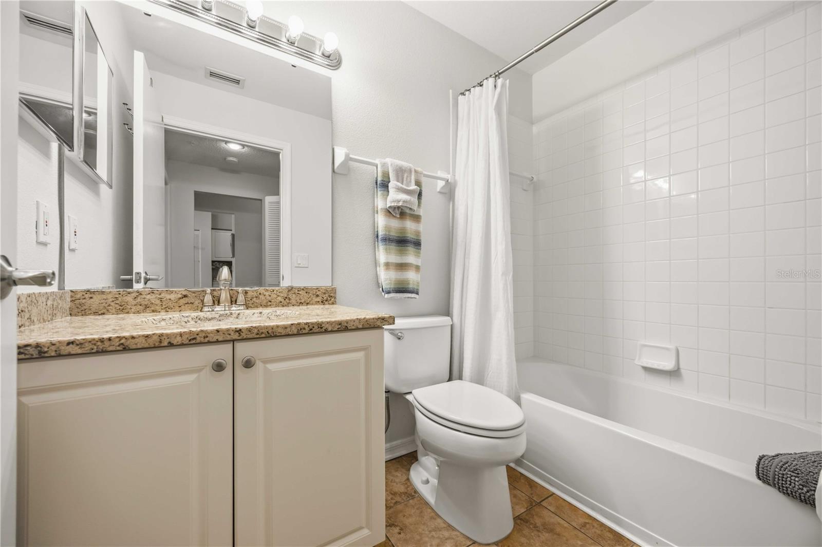Image 28 of 68 For 8951 Veranda Way 623