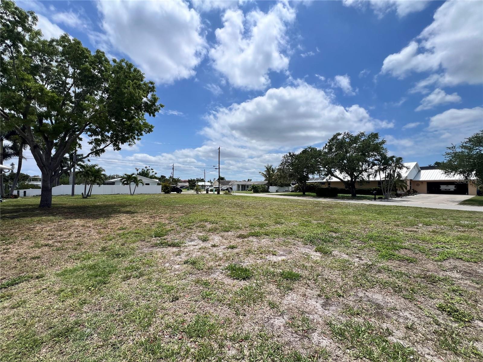 Image 4 of 9 For 2213 10th Street W