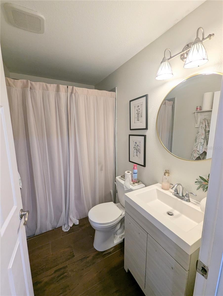 Image 12 of 30 For 1808 36th Avenue E