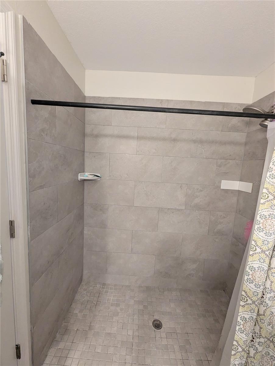 Image 17 of 30 For 1808 36th Avenue E