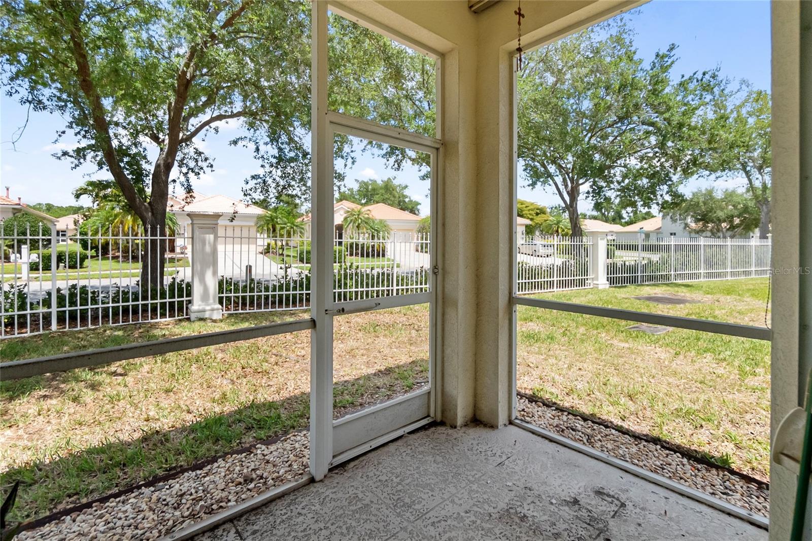 Image 10 of 29 For 7343 Fountain Palm Circle Na