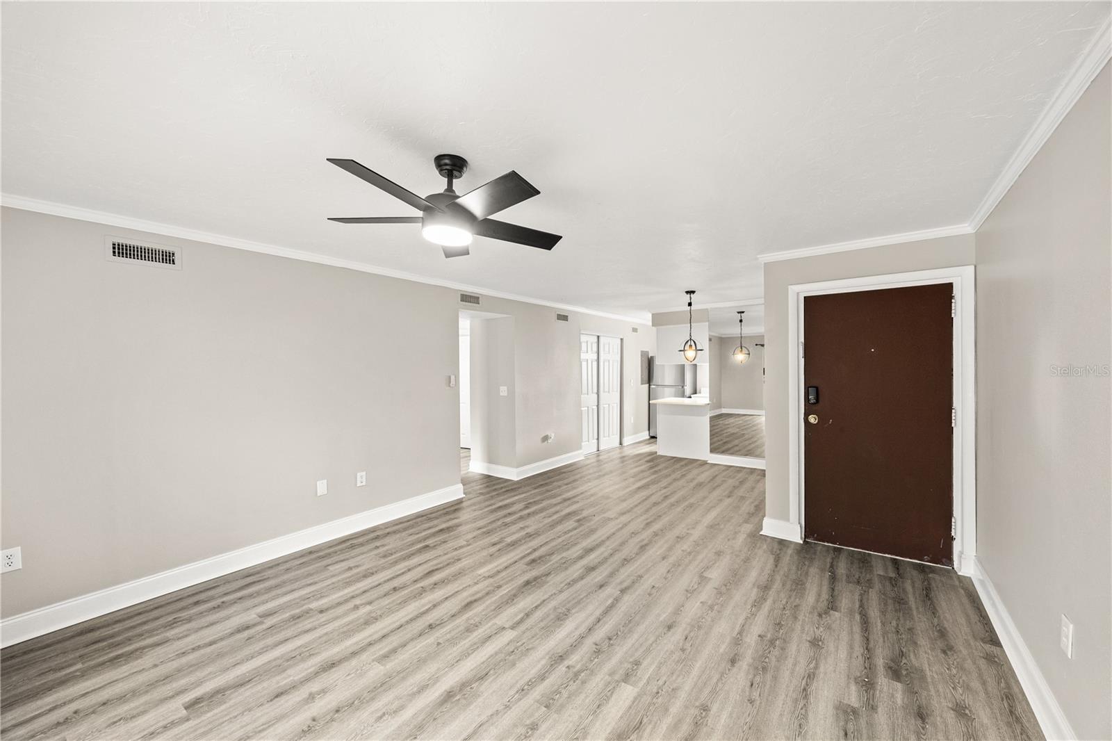 Image 2 of 21 For 2717 Hidden Lake Boulevard B