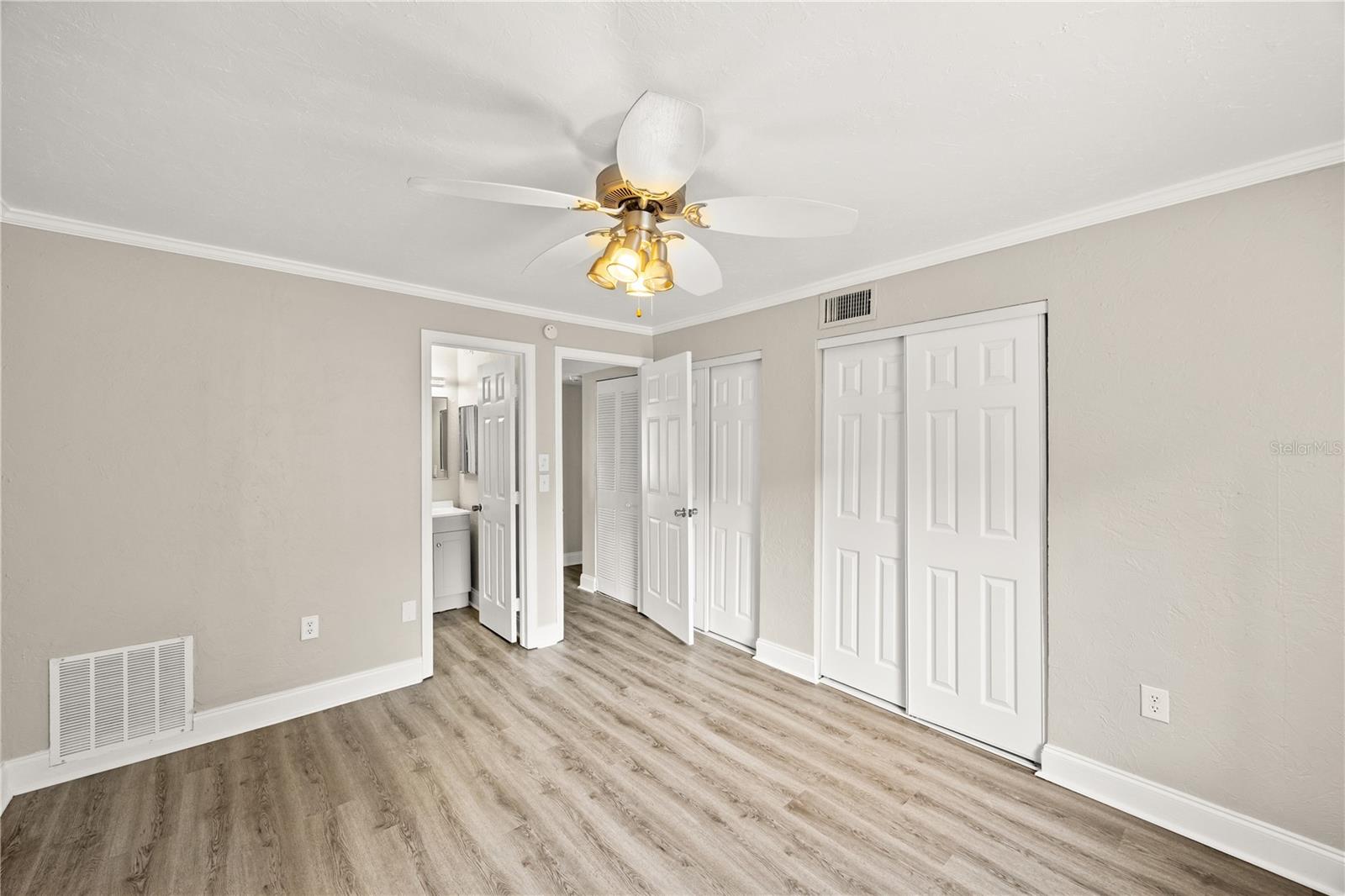Image 8 of 21 For 2717 Hidden Lake Boulevard B