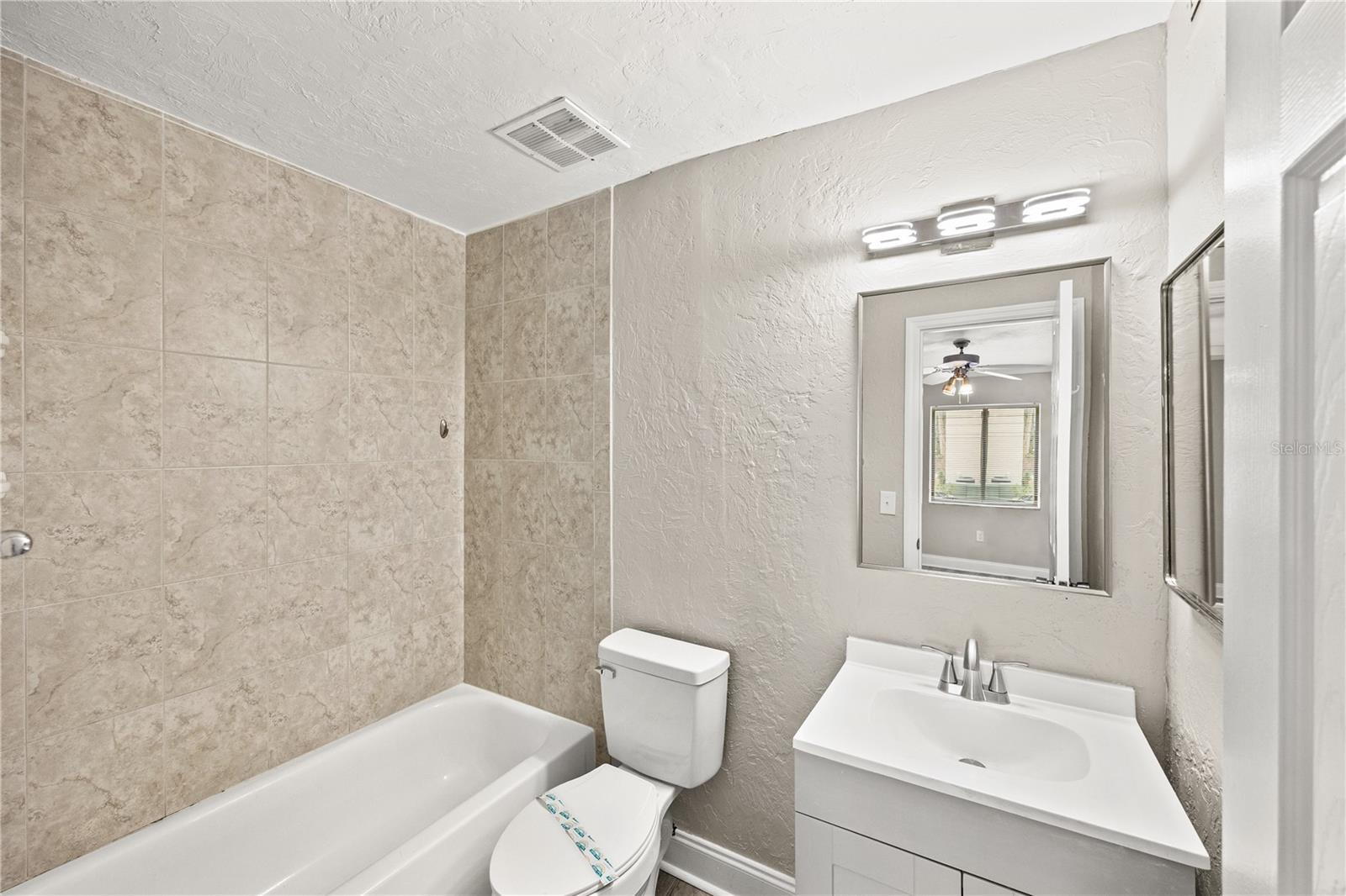Image 9 of 21 For 2717 Hidden Lake Boulevard B