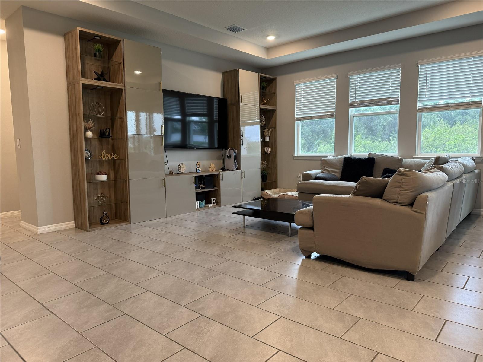 Image 4 of 32 For 17637 Cantarina Cove