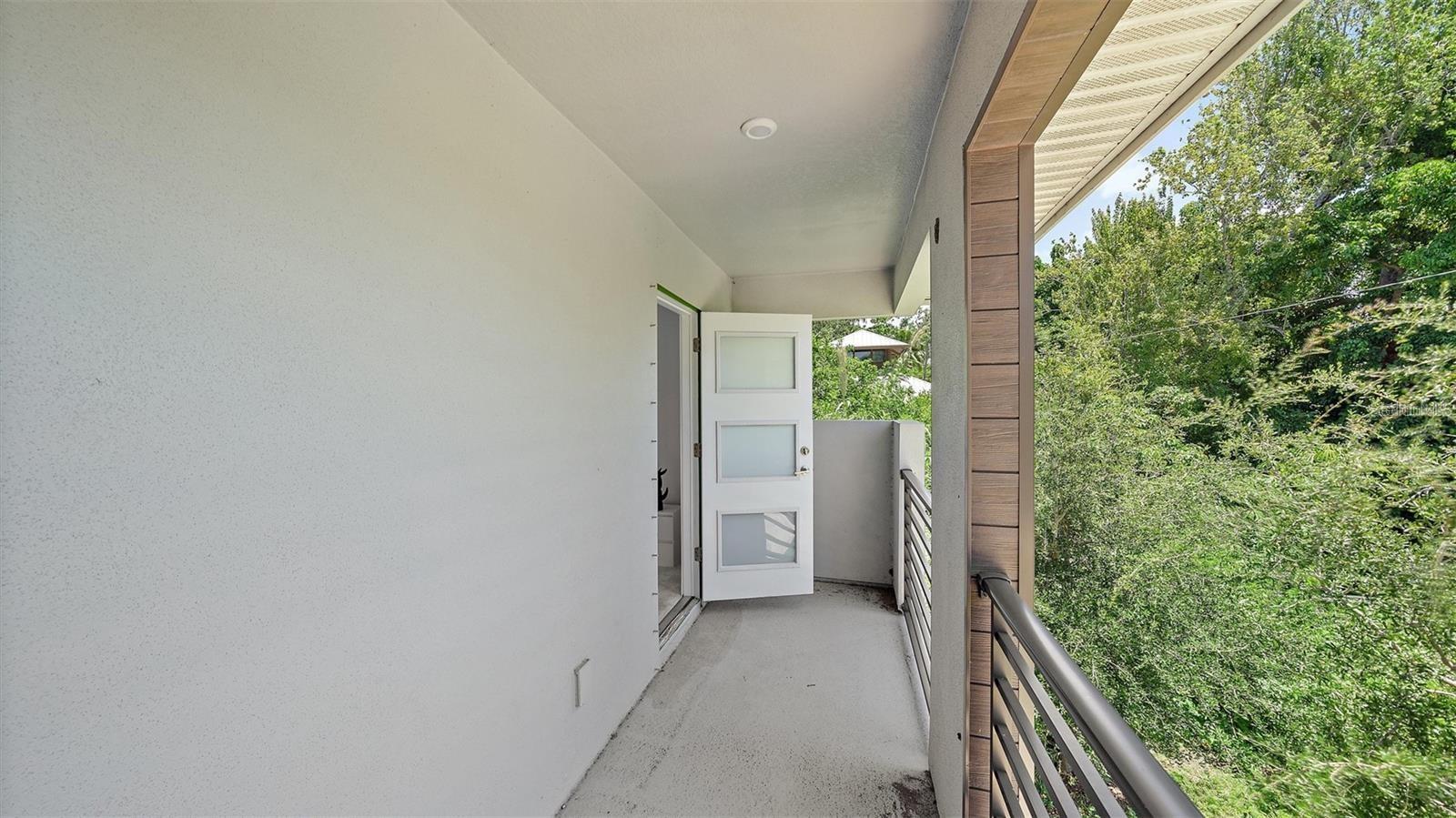 Image 22 of 25 For 2587 Temple Street