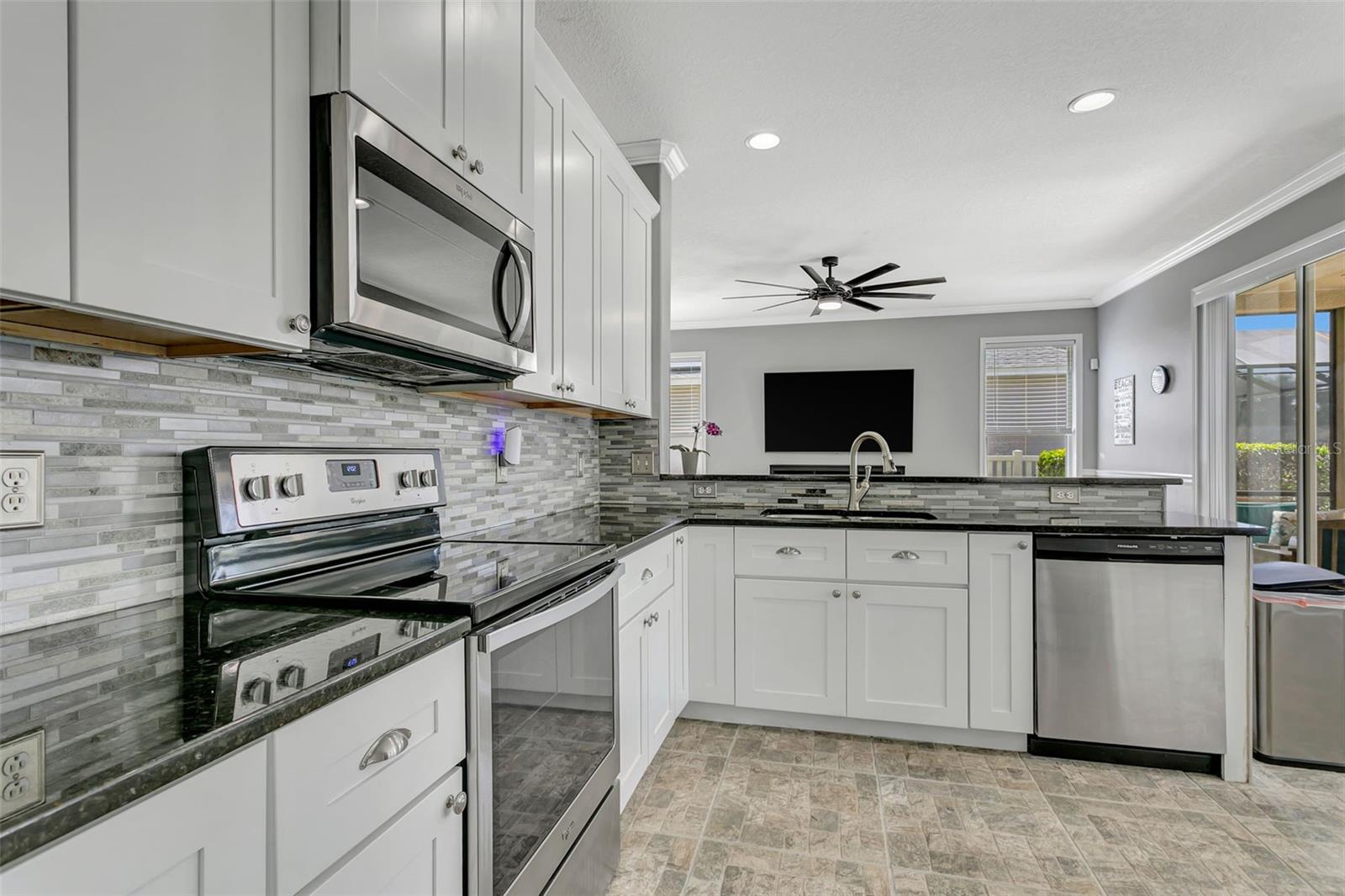 Image 17 of 56 For 3010 42nd Avenue E