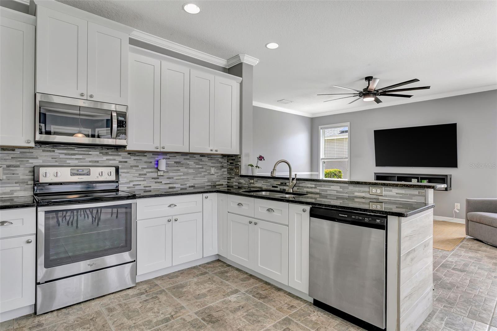 Image 18 of 56 For 3010 42nd Avenue E