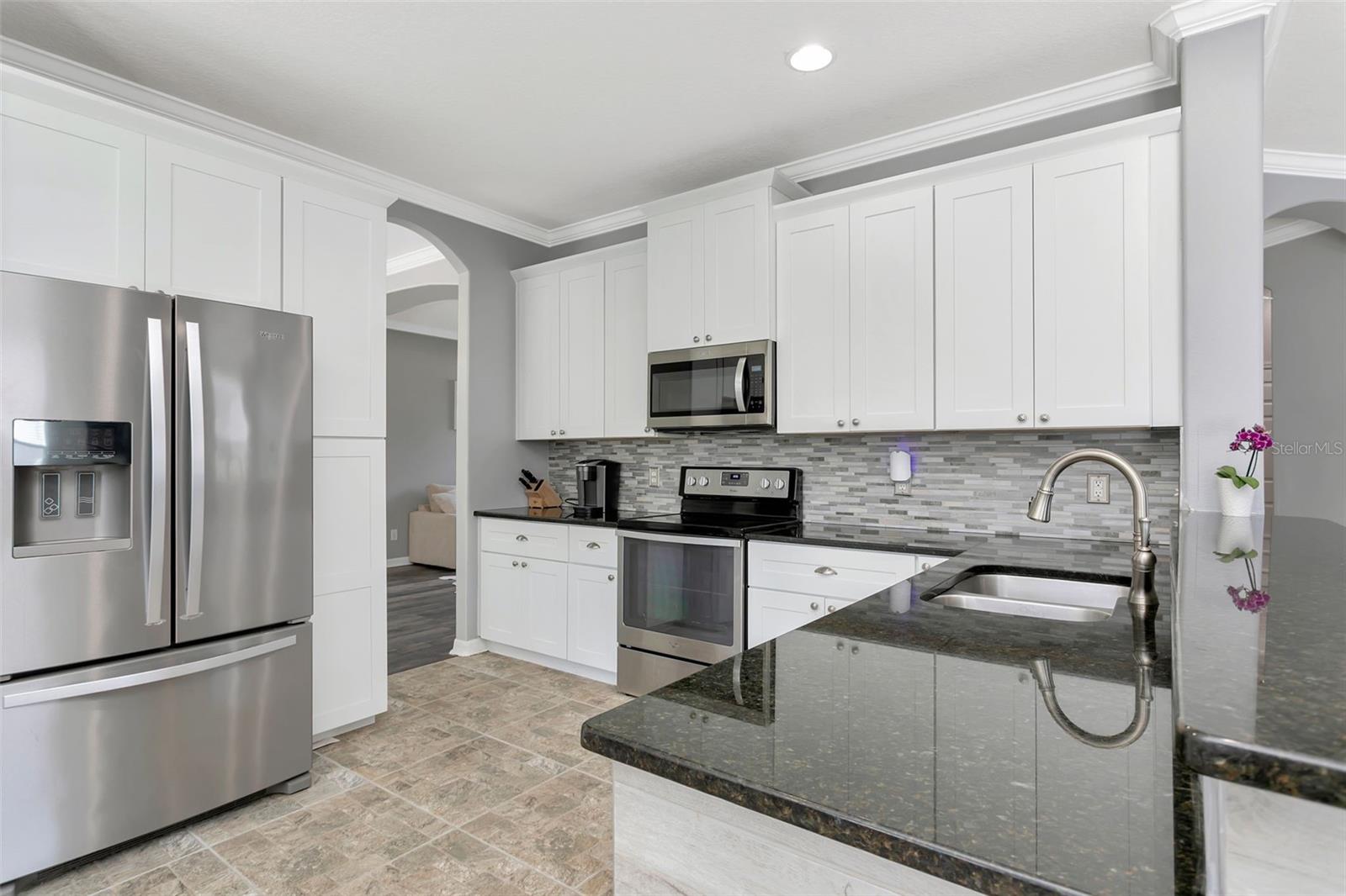 Image 21 of 56 For 3010 42nd Avenue E