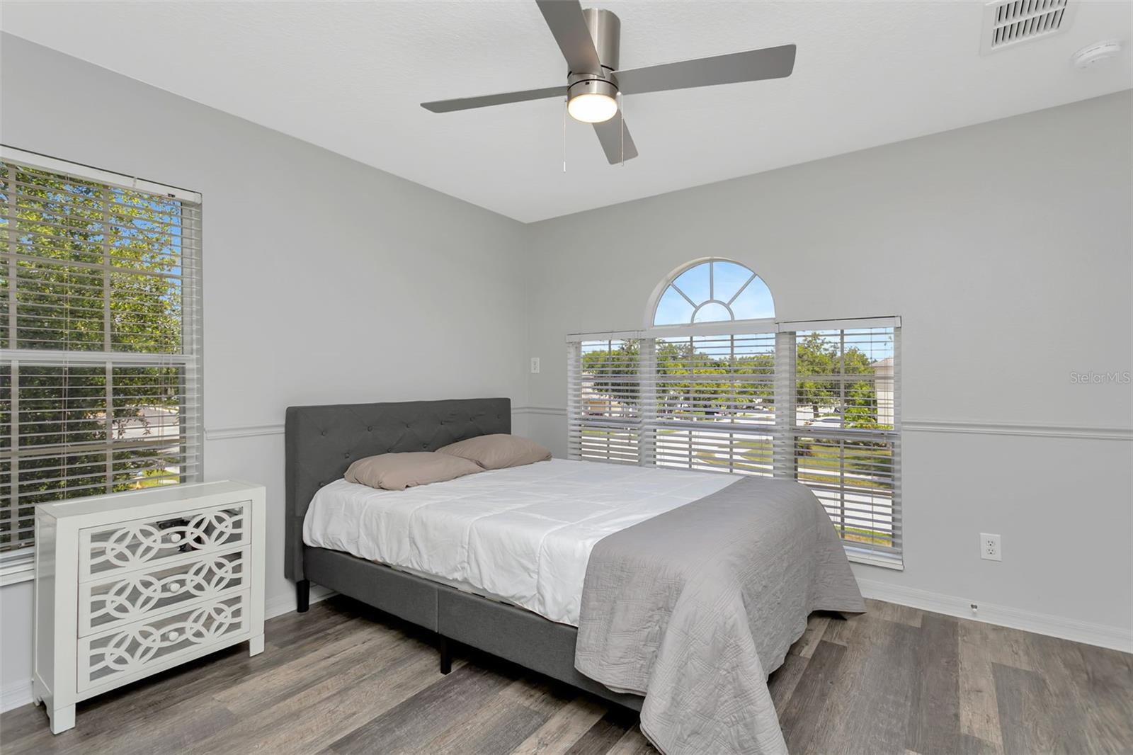 Image 44 of 56 For 3010 42nd Avenue E