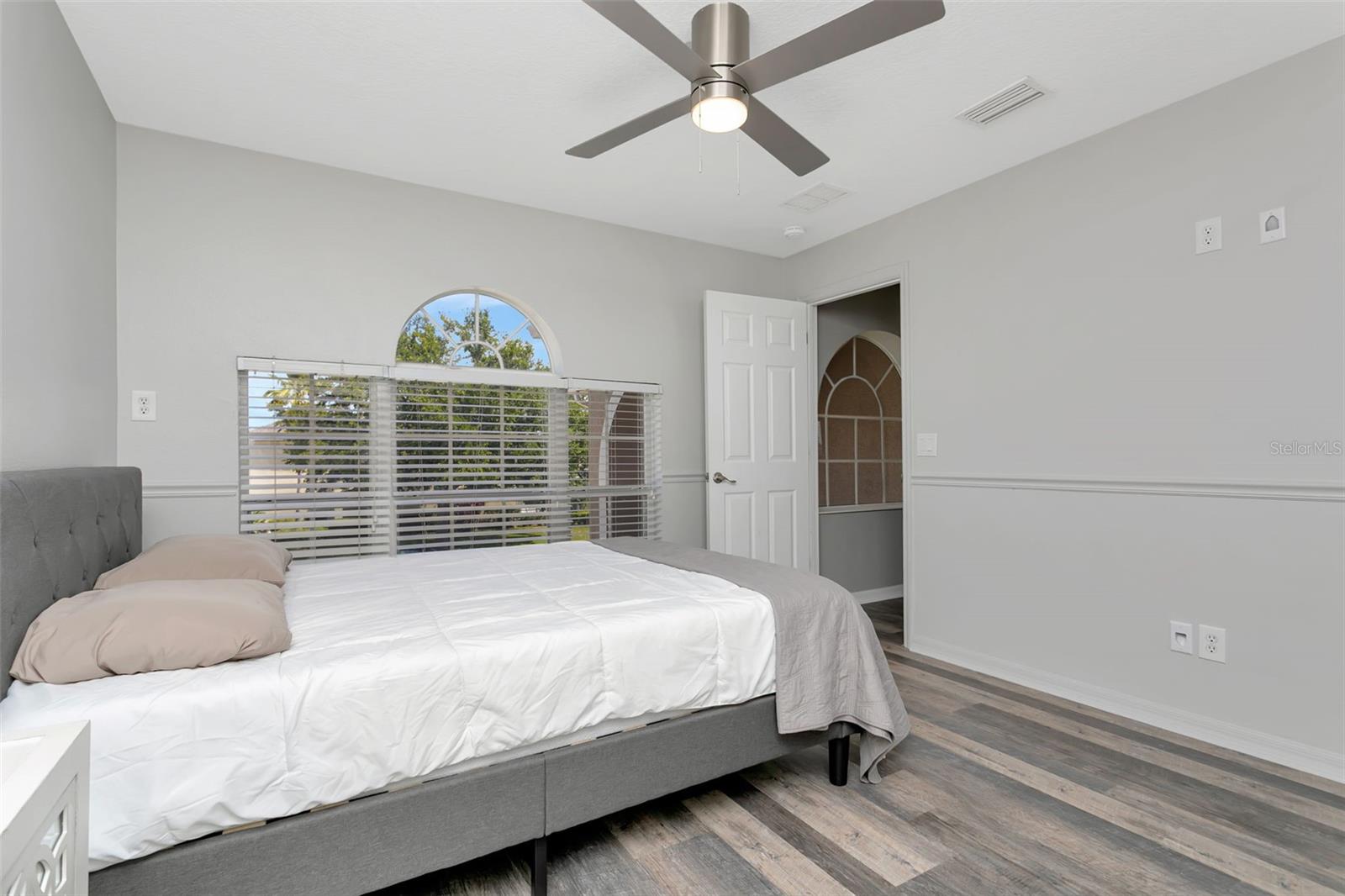Image 45 of 56 For 3010 42nd Avenue E