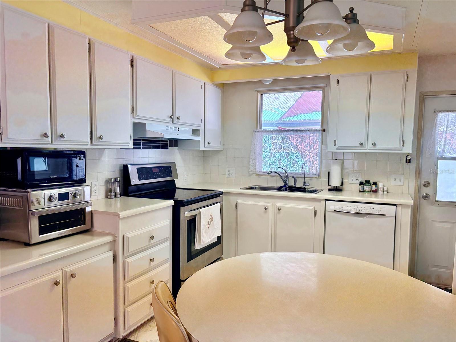 Image 18 of 35 For 2787 Breezewood Drive