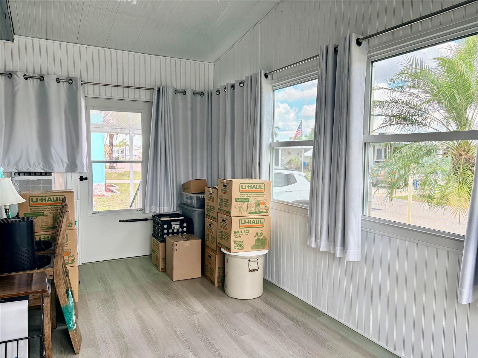 Image 4 of 35 For 2787 Breezewood Drive
