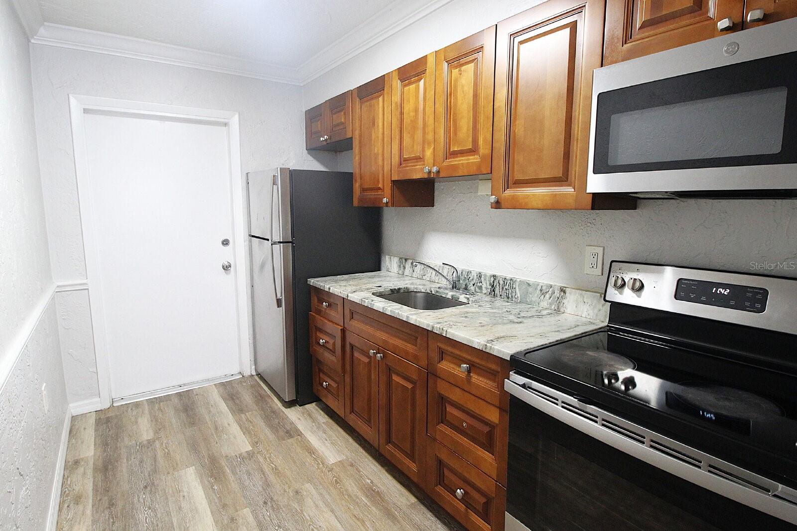 Image 3 of 8 For 2519 9th Avenue W 7