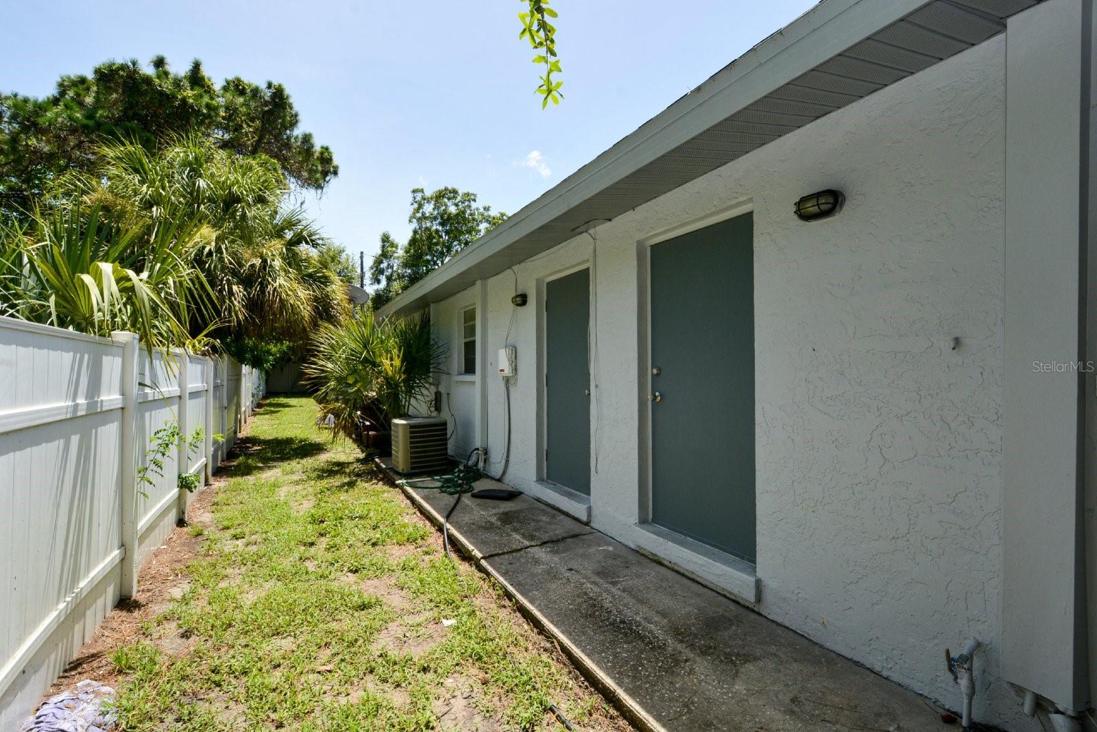 Image 7 of 8 For 2519 9th Avenue W 7