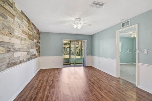 Image 7 of 34 For 602 Park Circle