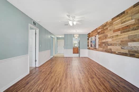 Image 8 of 34 For 602 Park Circle