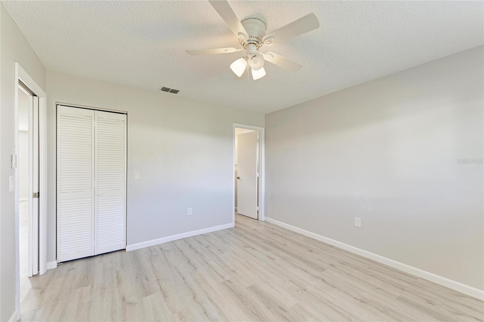 Image 16 of 36 For 140 Circlewood Drive C1-4