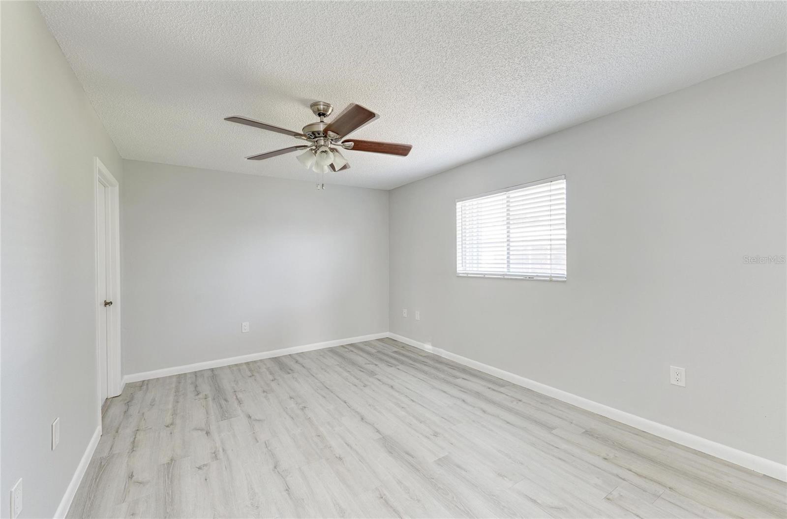 Image 20 of 36 For 140 Circlewood Drive C1-4