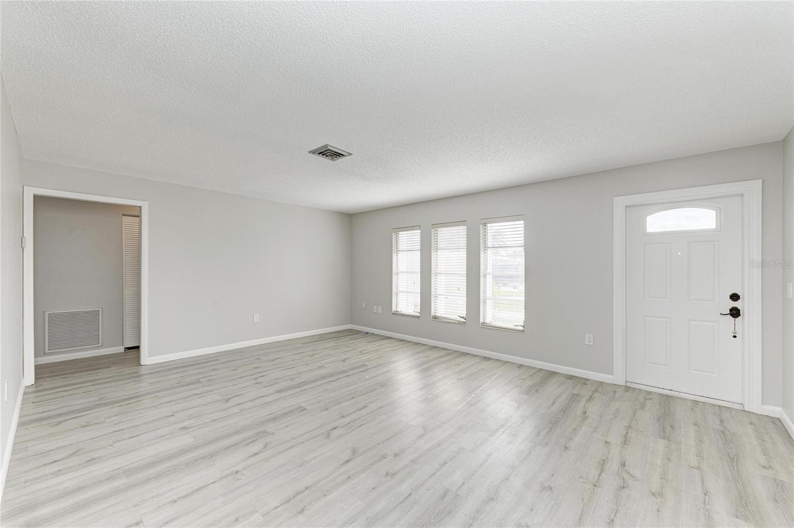 Image 3 of 36 For 140 Circlewood Drive C1-4