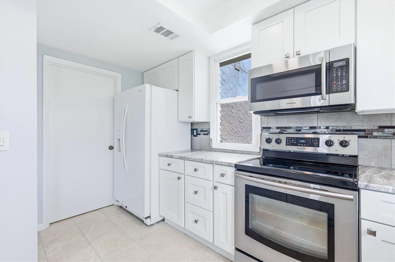 Image 15 of 72 For 5194 Marsh Field Lane 96