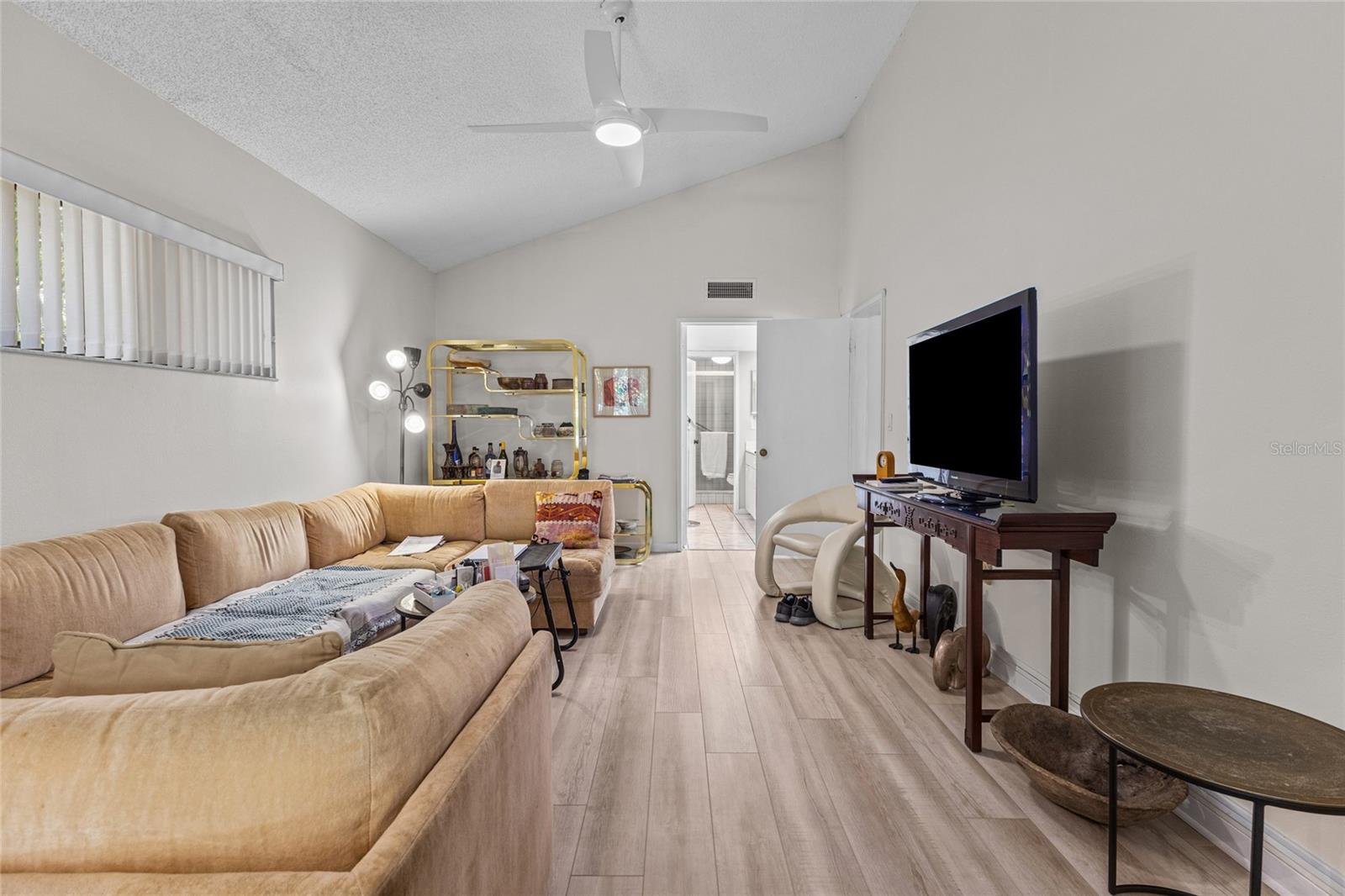 Image 21 of 41 For 1623 Pelican Cove Road 122