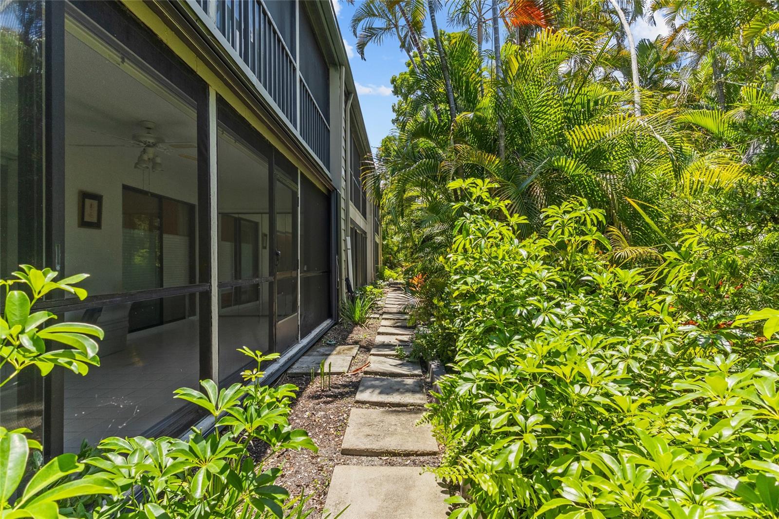 Image 31 of 41 For 1623 Pelican Cove Road 122
