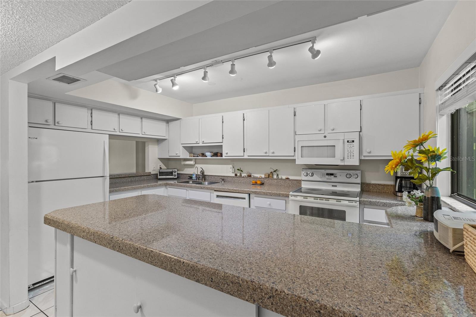 Image 4 of 41 For 1623 Pelican Cove Road 122