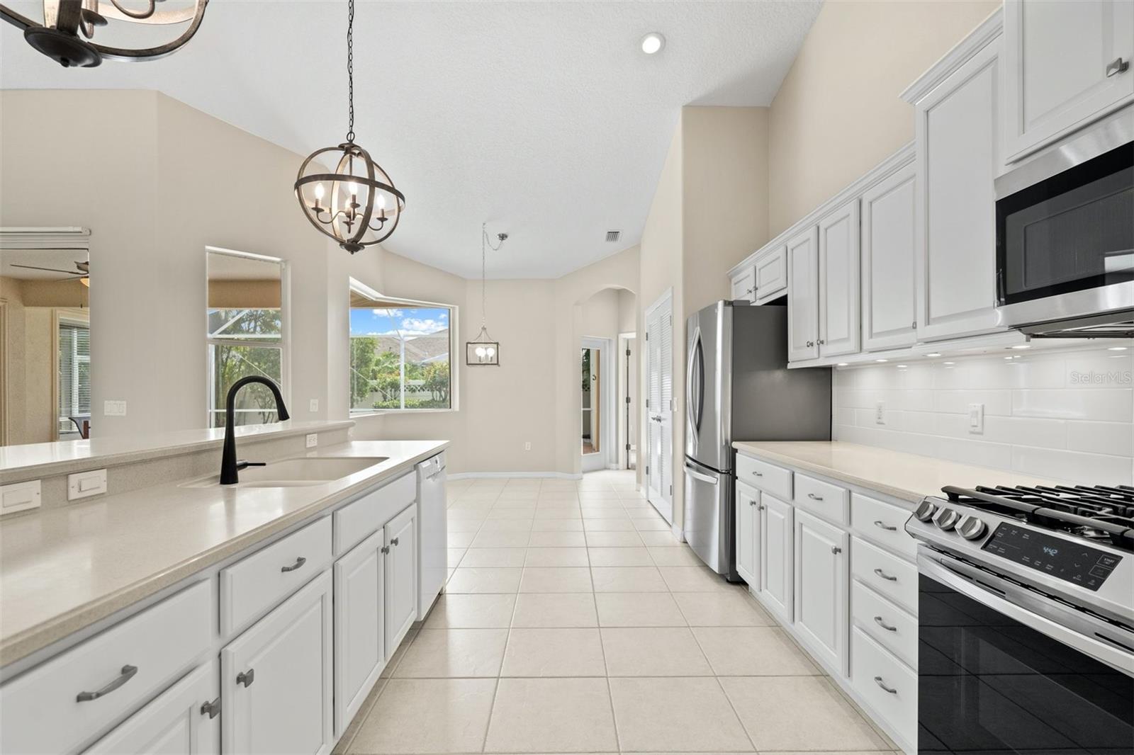 Image 13 of 66 For 7806 Drayton Circle