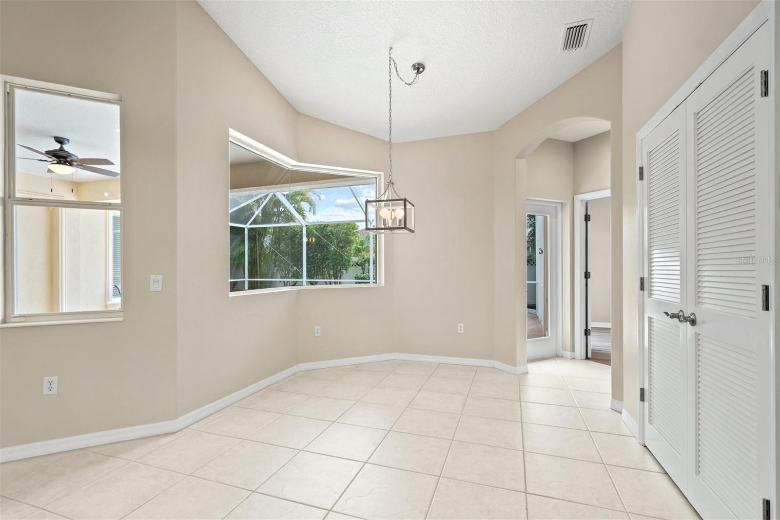 Image 14 of 66 For 7806 Drayton Circle