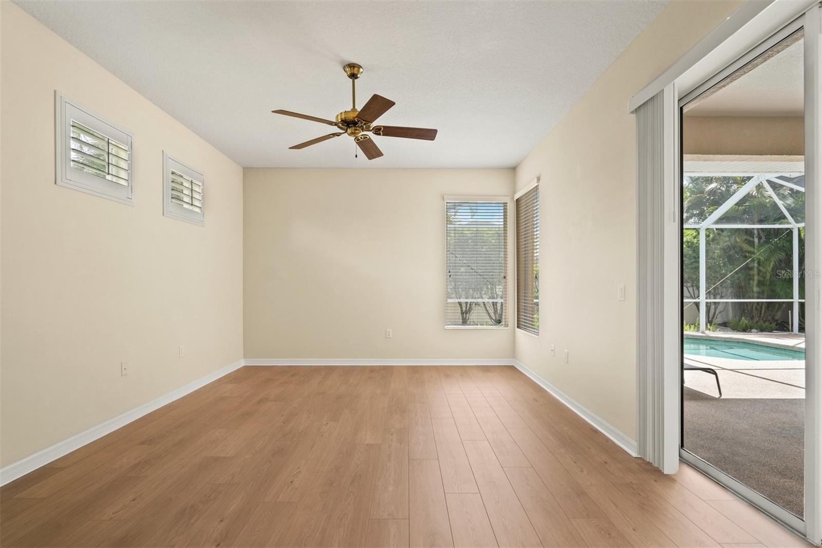 Image 16 of 66 For 7806 Drayton Circle