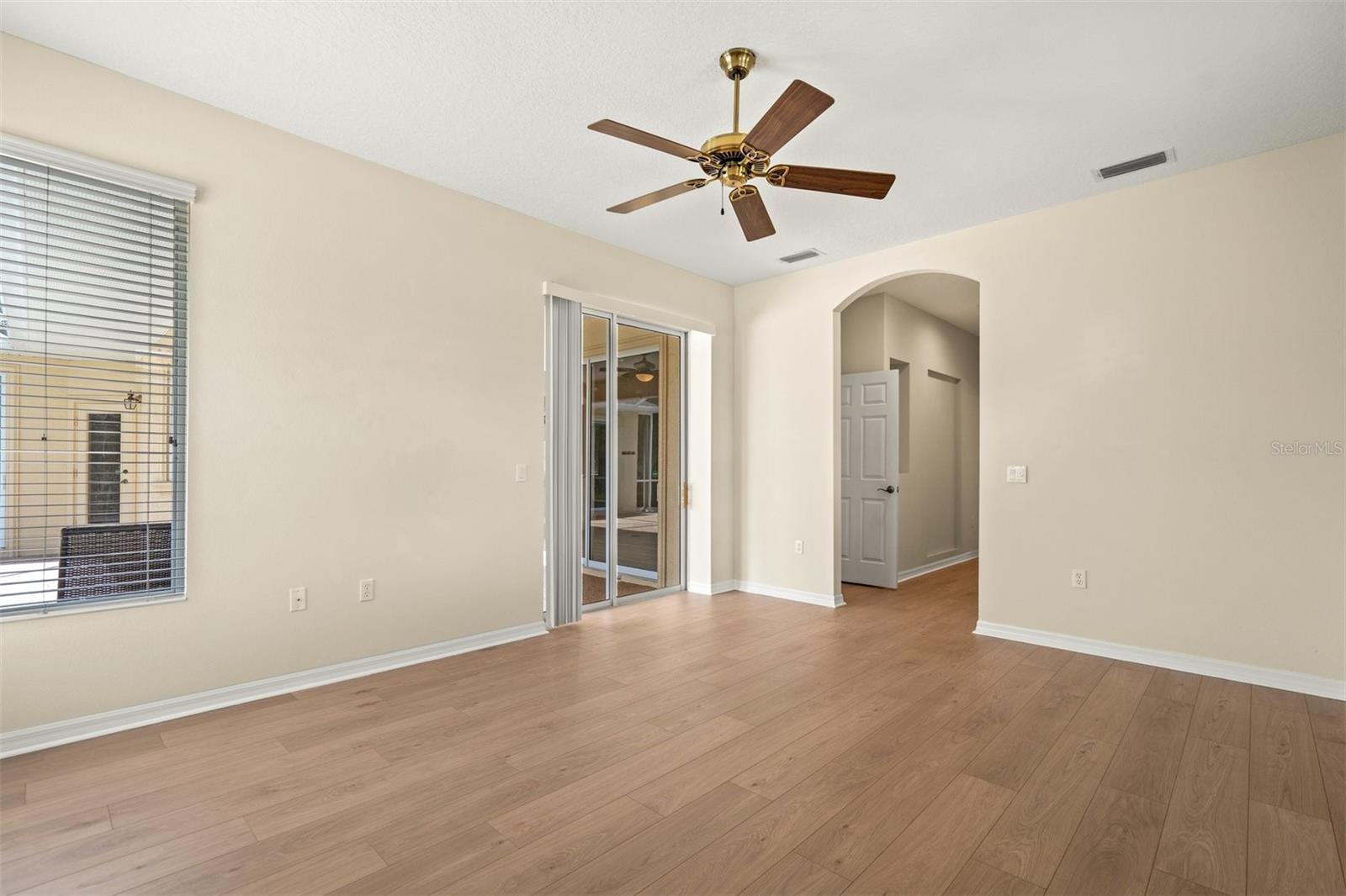 Image 18 of 66 For 7806 Drayton Circle