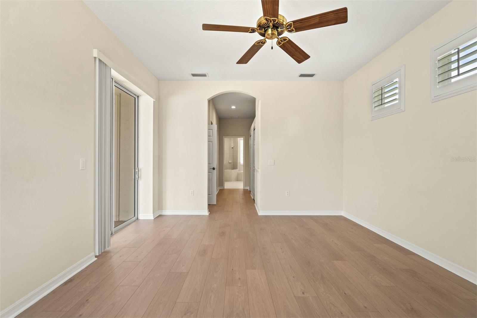 Image 19 of 66 For 7806 Drayton Circle