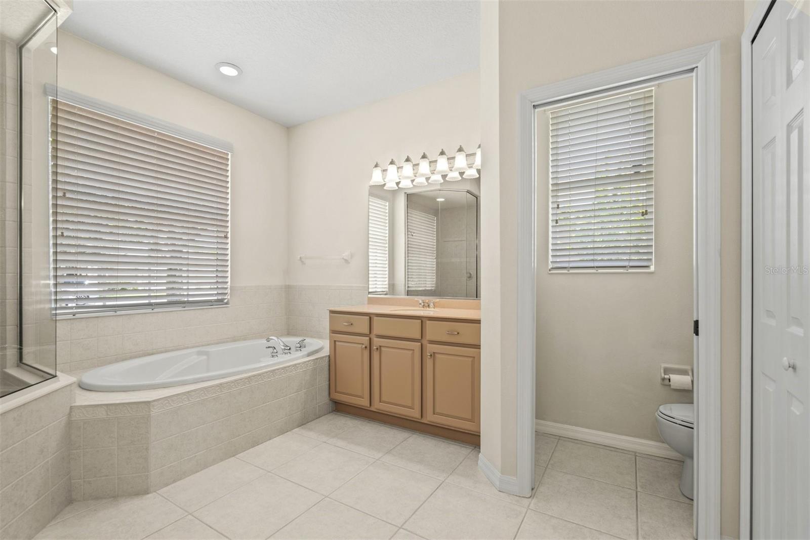 Image 22 of 66 For 7806 Drayton Circle