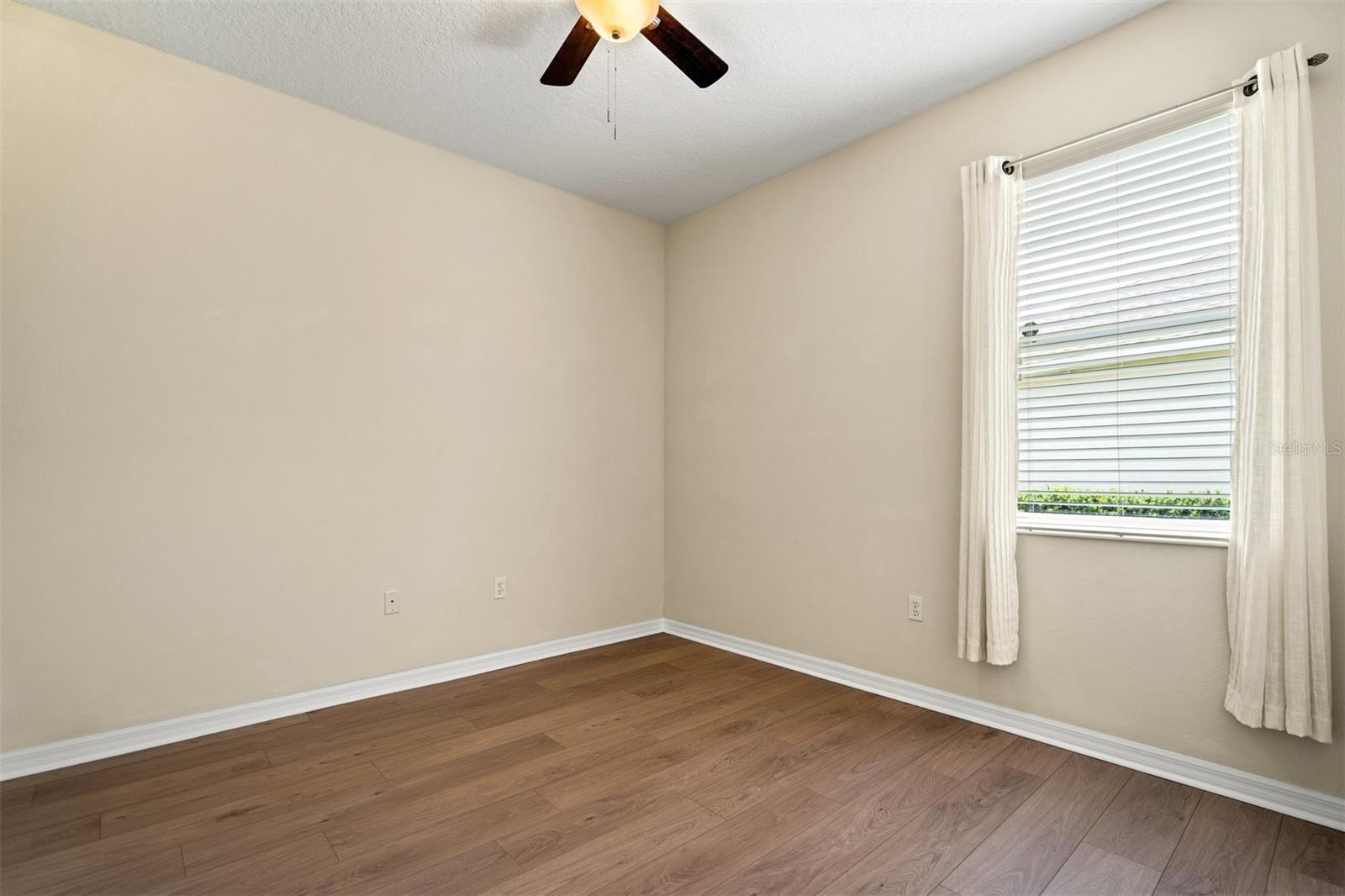 Image 27 of 66 For 7806 Drayton Circle