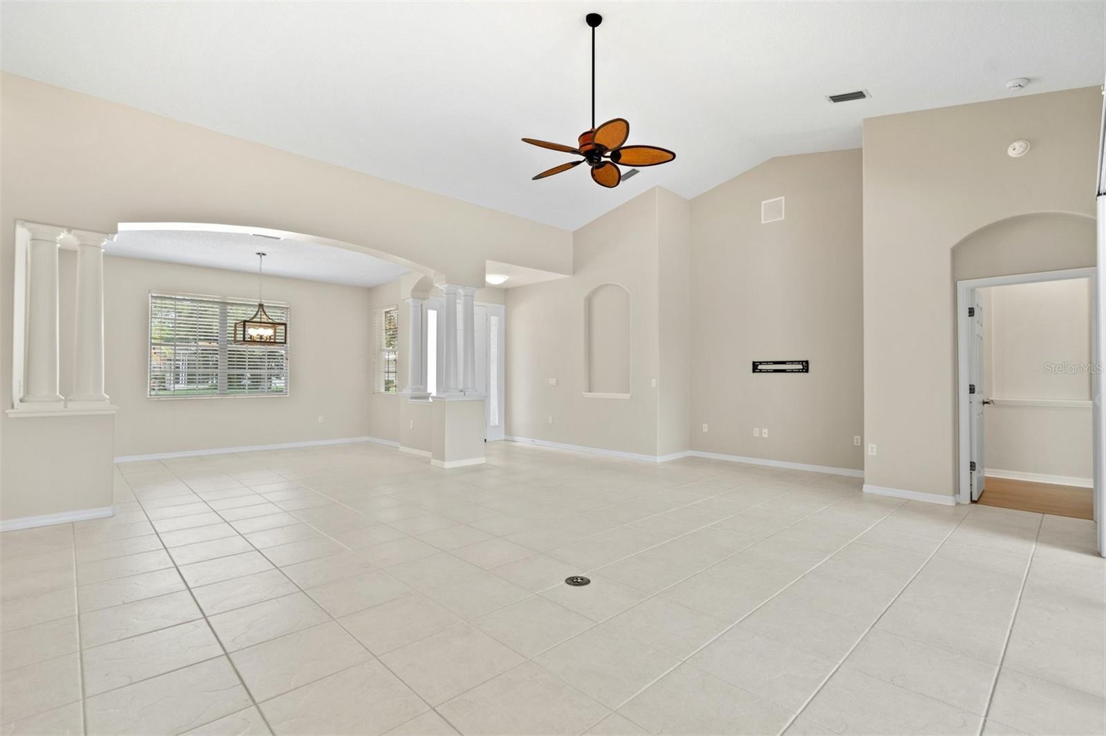 Image 6 of 66 For 7806 Drayton Circle