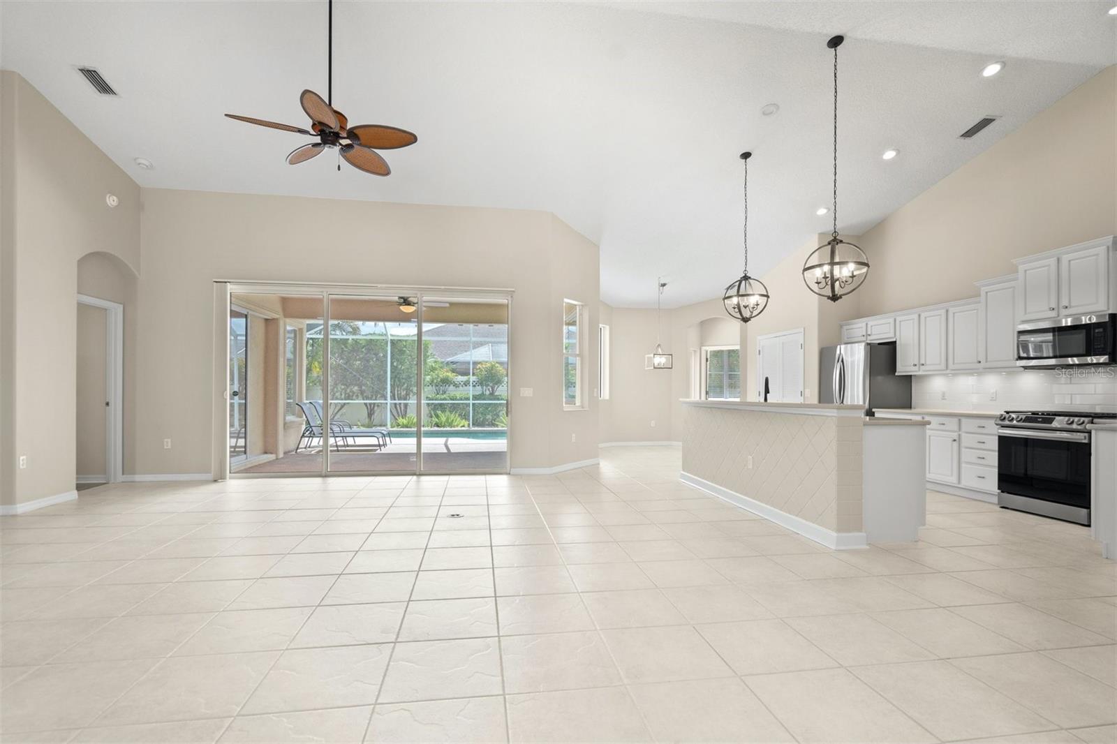 Image 9 of 66 For 7806 Drayton Circle