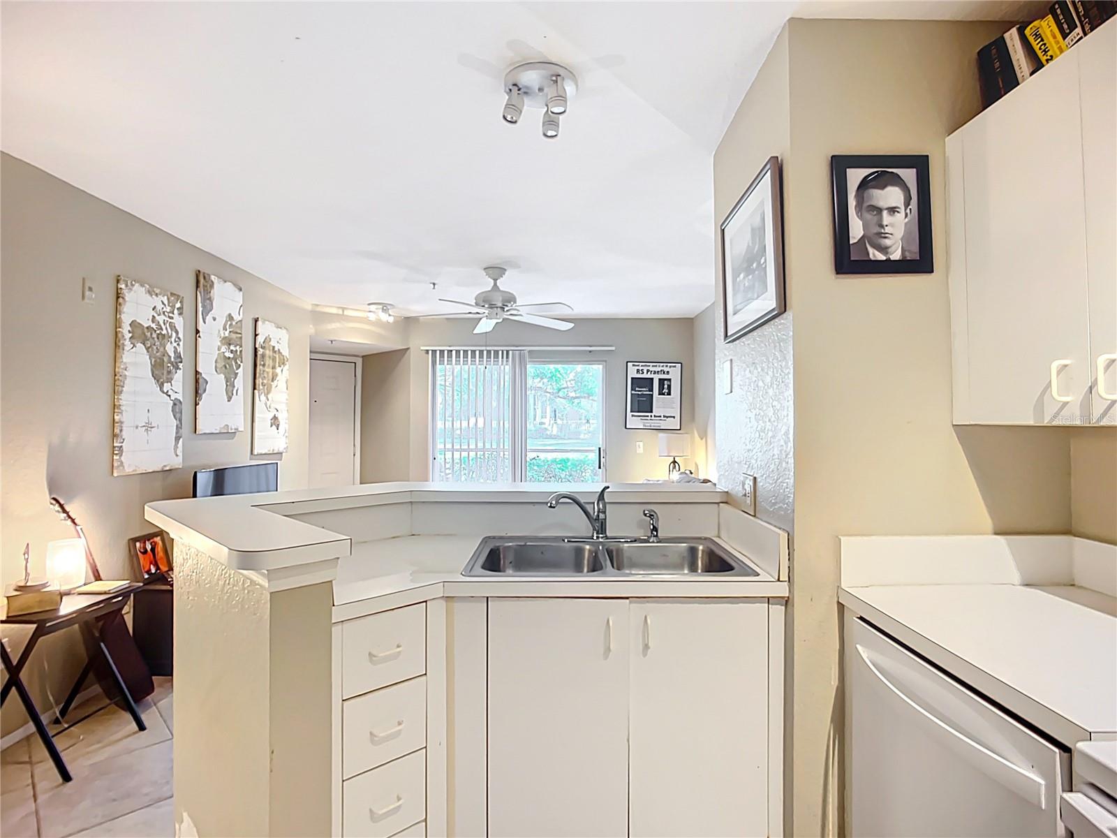 Image 11 of 29 For 850 Tamiami Trail 207