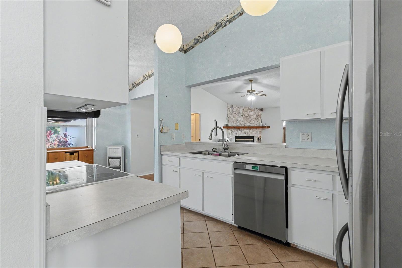Image 10 of 42 For 5657 29th Street Circle E