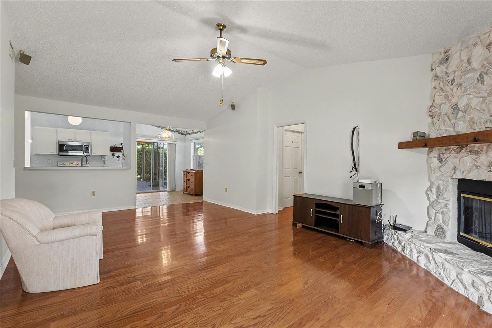 Image 17 of 42 For 5657 29th Street Circle E