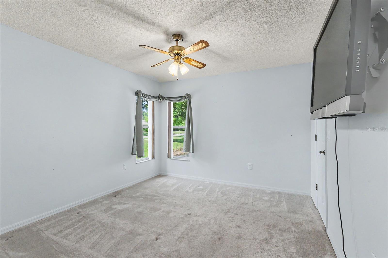 Image 20 of 42 For 5657 29th Street Circle E