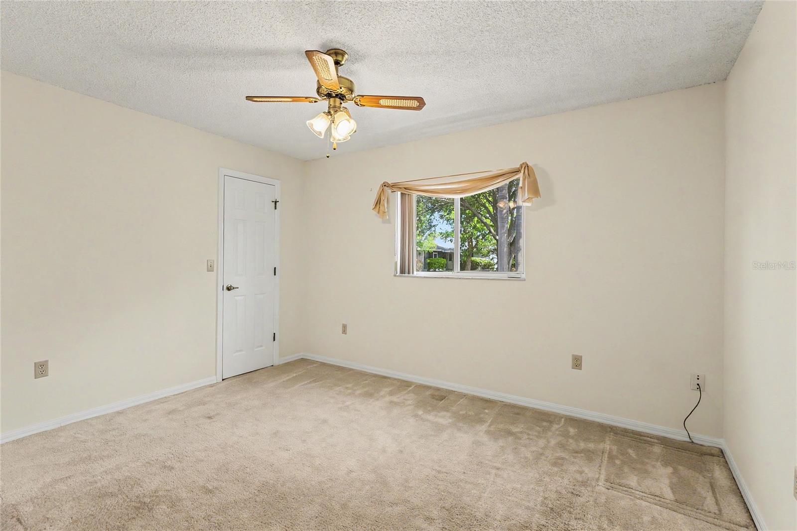 Image 22 of 42 For 5657 29th Street Circle E