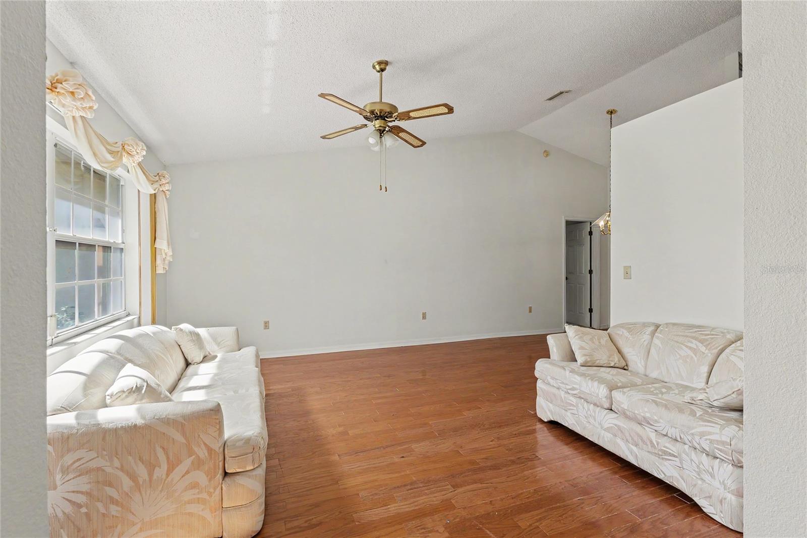 Image 6 of 42 For 5657 29th Street Circle E