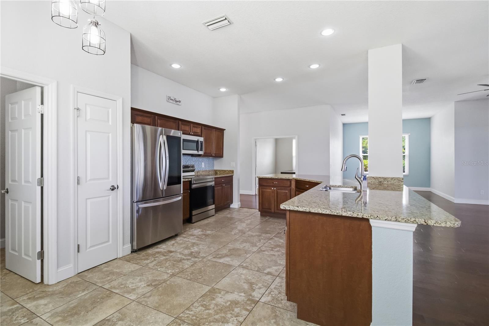 Image 8 of 45 For 5104 52nd Avenue W