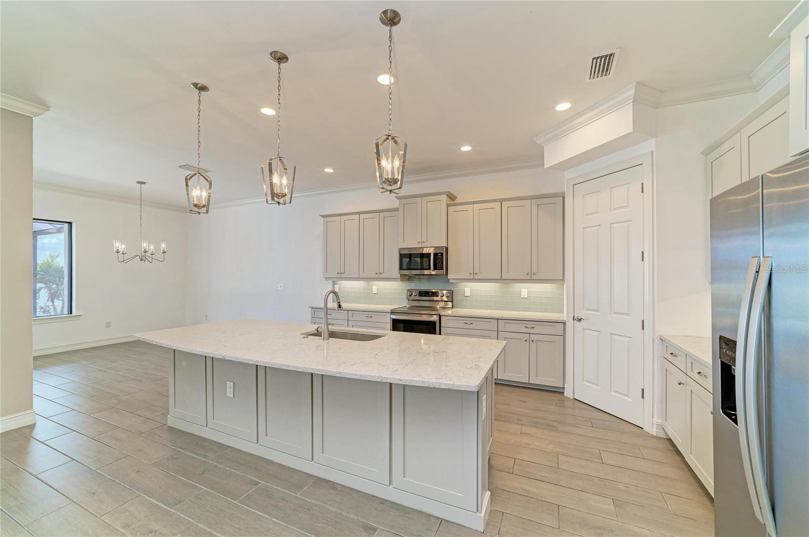 Image 5 of 100 For 259 Toscavilla Boulevard