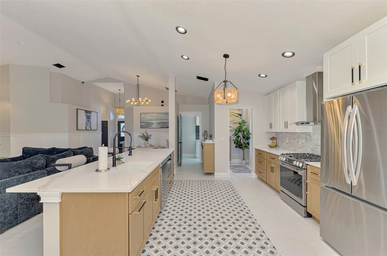 Image 19 of 44 For 5261 Highbury Circle