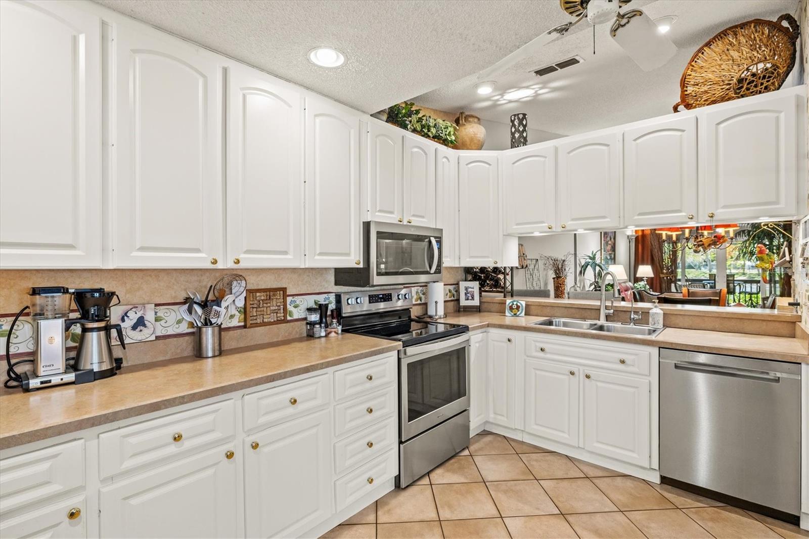 Image 13 of 65 For 4612 Park Lake Terrace N